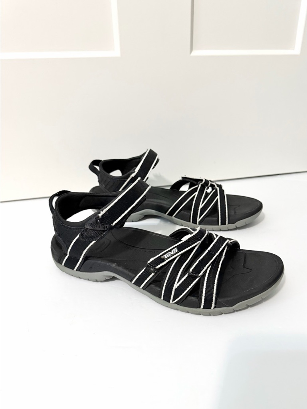 Teva Women's Tirra Black Strappy Comfort Shoe Sandals hiking outdoors size 10